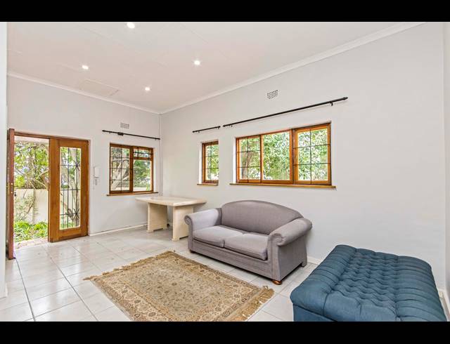 2 BEDROOM APARTMENT TO LET IN GALLO MANOR